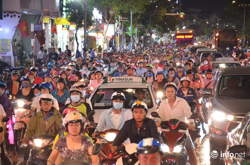 Va chạm với xe khách trong mưa lớn, 1 học sinh tử vong - ảnh 3