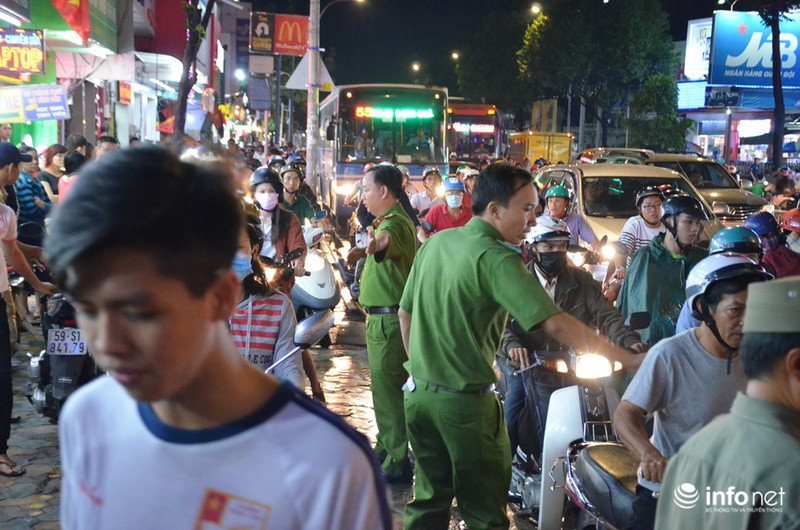 Va chạm với xe khách trong mưa lớn, 1 học sinh tử vong - ảnh 5