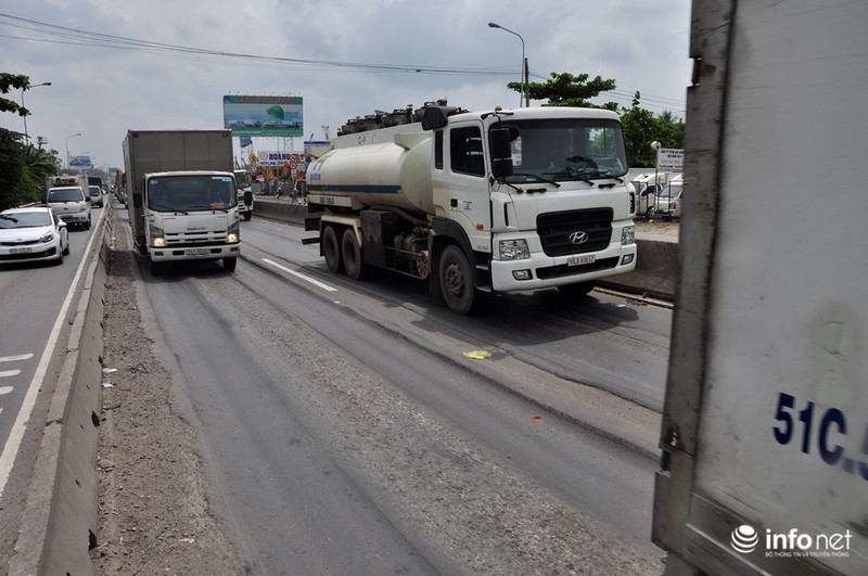 TP.HCM: Đường cửa ngõ phía Đông lại như “ruộng bậc thang” - ảnh 1