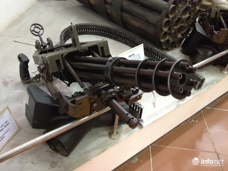 Cận cảnh trực thăng huyền thoại UH-1 của Mỹ tại Việt Nam - ảnh 12