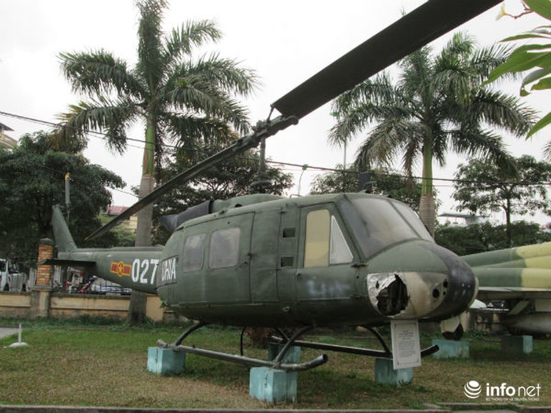 Cận cảnh trực thăng huyền thoại UH-1 của Mỹ tại Việt Nam - ảnh 9