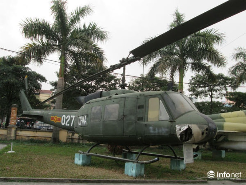 Cận cảnh trực thăng huyền thoại UH-1 của Mỹ tại Việt Nam - ảnh 1