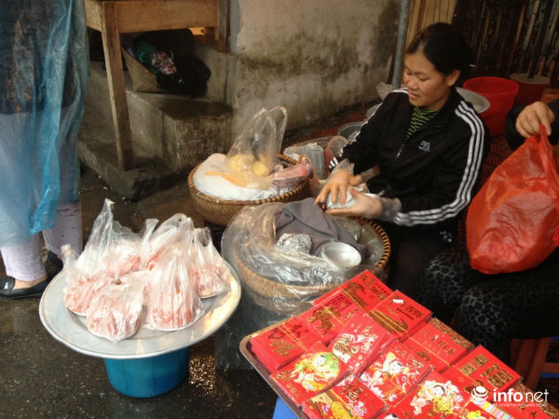 Chợ nghẹt người mua sắm tất bật tiễn ông Công ông Táo - ảnh 16