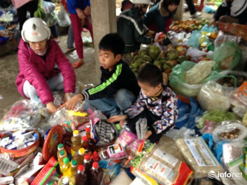 Rộn ràng phiên chợ quê ngày Tết - ảnh 15