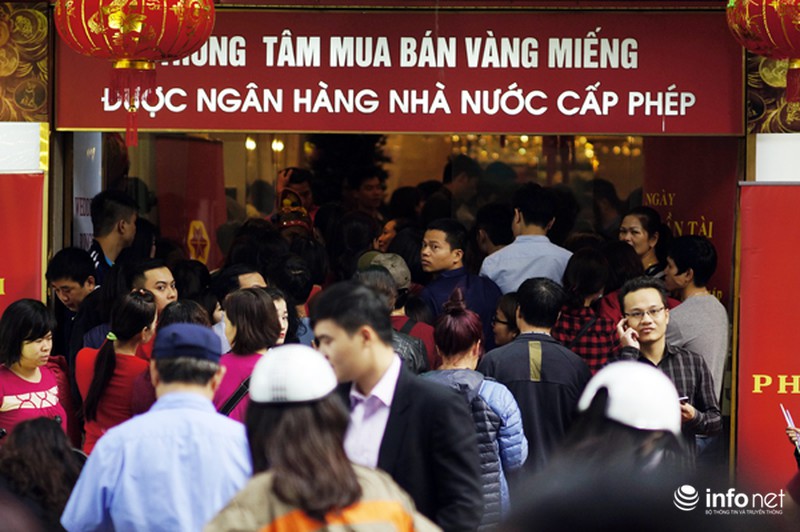 DN vàng sửng sốt vì lượng khách kỷ lục ngày Thần Tài - ảnh 3
