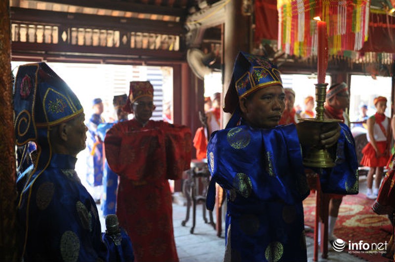 Lễ hội Đình Chèm diễn ra trong cái nắng đổ lửa - ảnh 8