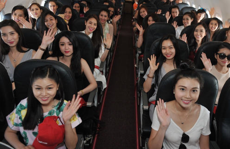 Bikini Vietjet “đốt cháy” sân khấu Hoa Hậu Hoàn Vũ - ảnh 9