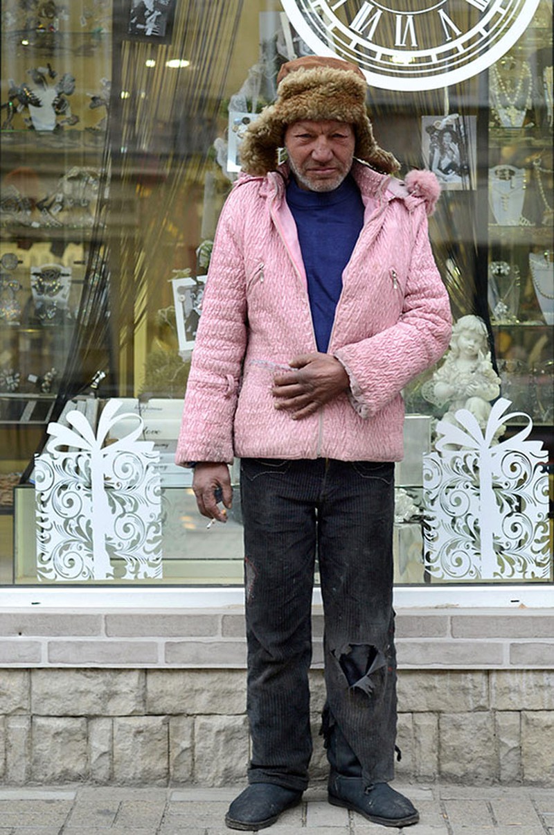 'Quý ông' vô gia cư cực kỳ sành điệu ở Ukraine - ảnh 13