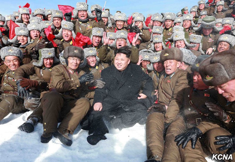 Thông tấn Triều Tiên: Ngỡ ngàng hình ảnh Kim Jong-un leo núi - ảnh 7