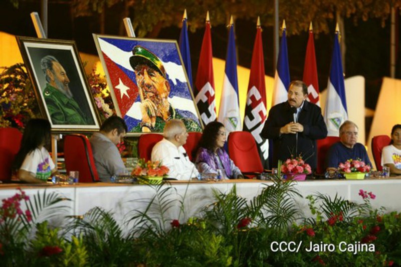 Ảnh: Thế giới buồn lặng lẽ từ biệt ông Fidel Castro - ảnh 5
