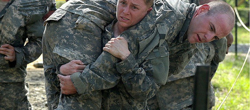 Hình ảnh gian khổ của “bóng hồng” trong lực lượng biệt kích Mỹ - ảnh 3