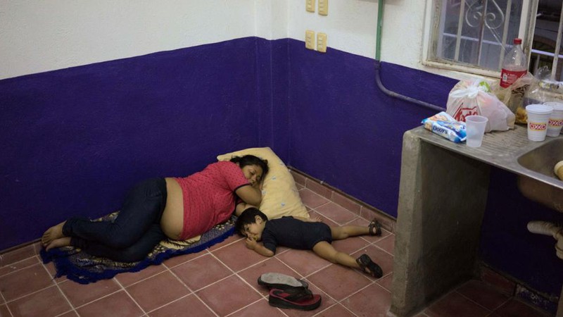 Những hình ảnh đầu tiên về siêu bão Patricia đổ bộ vào Mexico - ảnh 8