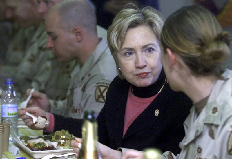 Những khoảnh khắc quyền lực của bà Hillary Clinton - ảnh 11