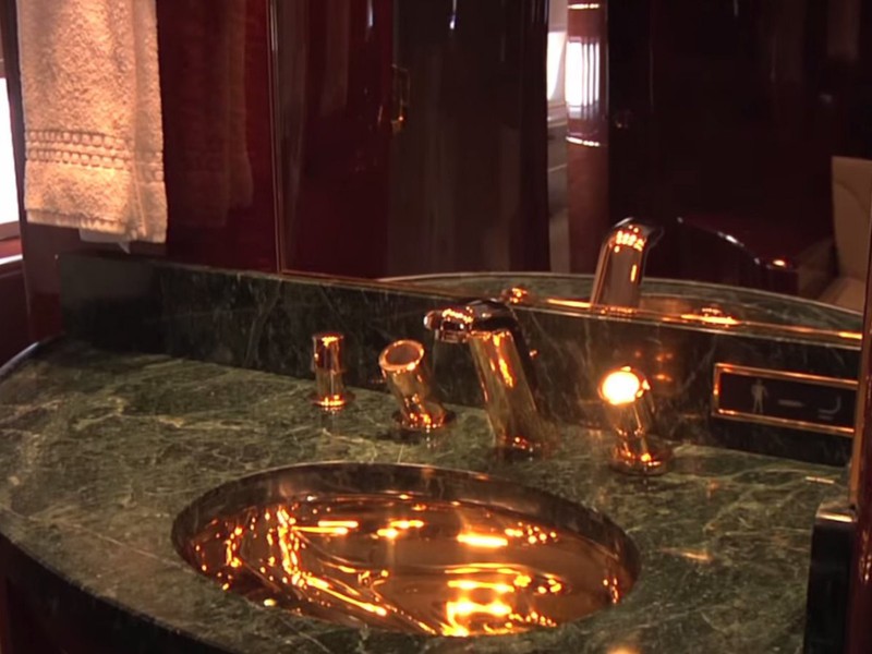 Khám phá phi cơ riêng trị giá 100 triệu USD của Donald Trump - ảnh 8