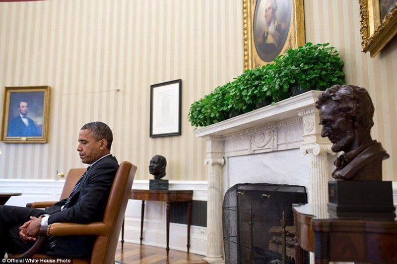 Những hình ảnh sẽ đi vào lịch sử của Tổng thống Obama - ảnh 4
