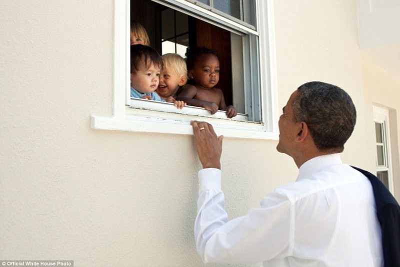 Những hình ảnh sẽ đi vào lịch sử của Tổng thống Obama - ảnh 5