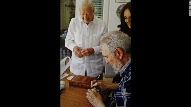 Hình ảnh cuối đời của cố Chủ tịch Fidel Castro qua ống kính con trai - ảnh 9