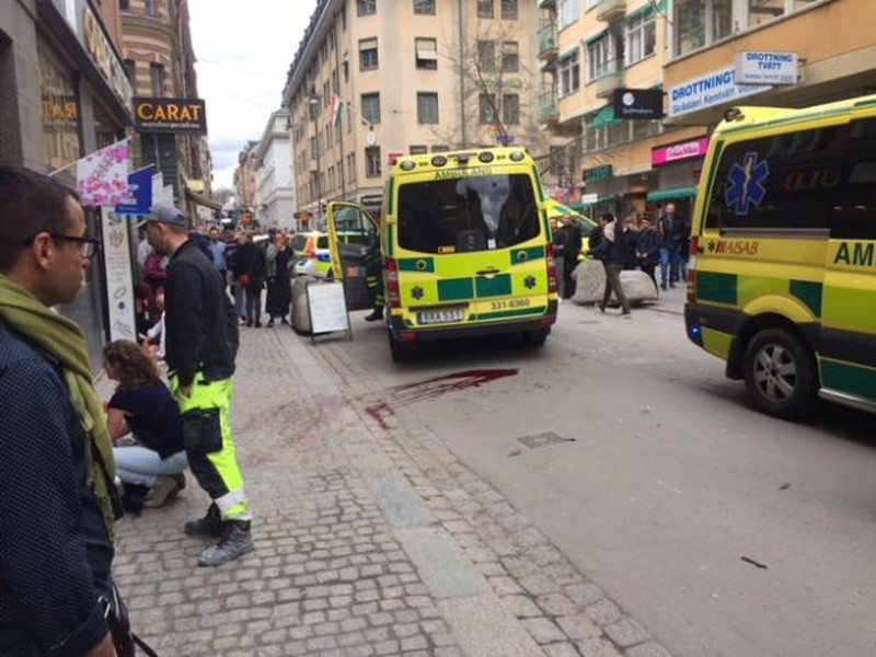 Toàn cảnh vụ tấn công xe tải nghi khủng bố ở Stockholm, Thụy Điển - ảnh 2