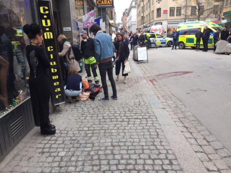 Toàn cảnh vụ tấn công xe tải nghi khủng bố ở Stockholm, Thụy Điển - ảnh 4