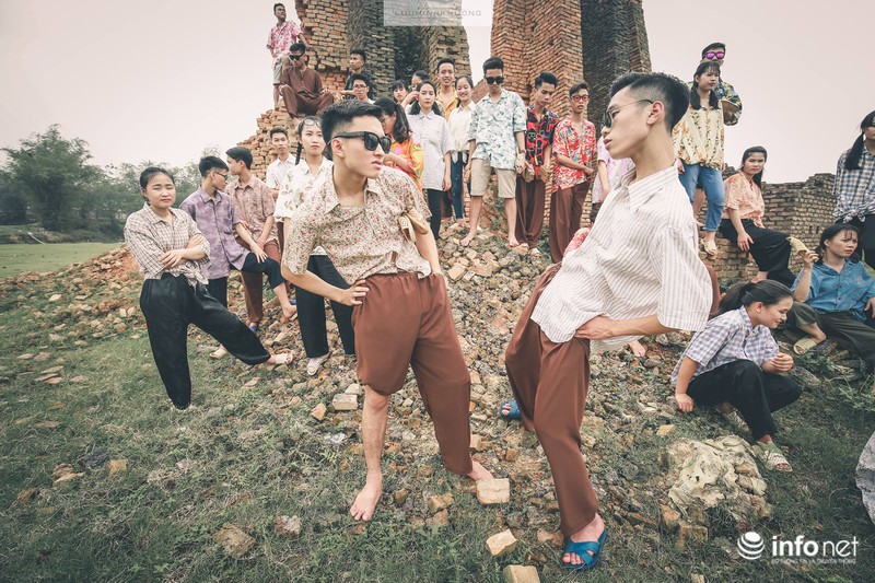 Học sinh trường THPT Tân Yên 1 - Bắc Giang tinh nghịch trong bộ ảnh kỷ yếu - ảnh 7