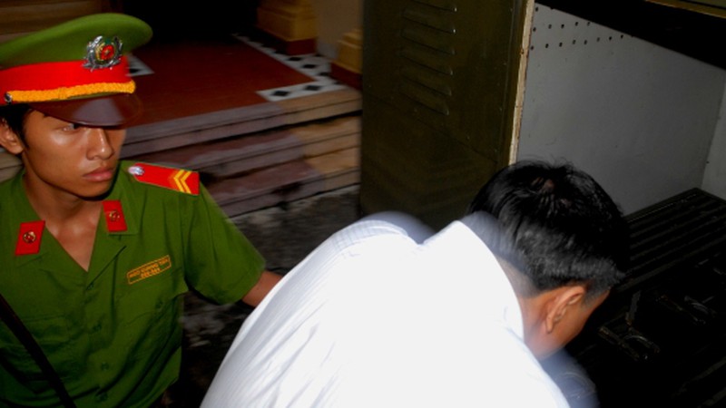 Ảnh: Trọn ngày xét xử nguyên đại úy CSGT bắn chết cấp trên - ảnh 15