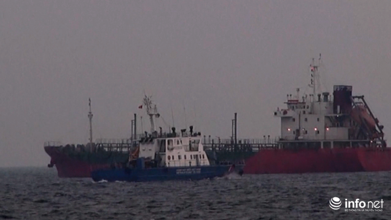 Hình ảnh ngổn ngang bên trong tàu Sunrise bị cướp biển tấn công - ảnh 2