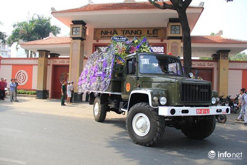 Đưa tiễn 4 chiến sỹ vụ UH-1: Người thân ngã quỵ bên các anh - ảnh 16