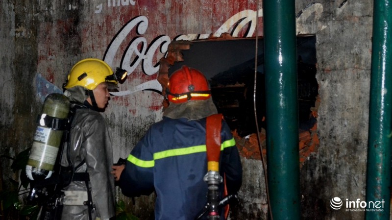 TP.HCM: Cháy dữ dội lúc nửa đêm, 800 mét vuông nhà kho bị thiêu rụi - ảnh 8