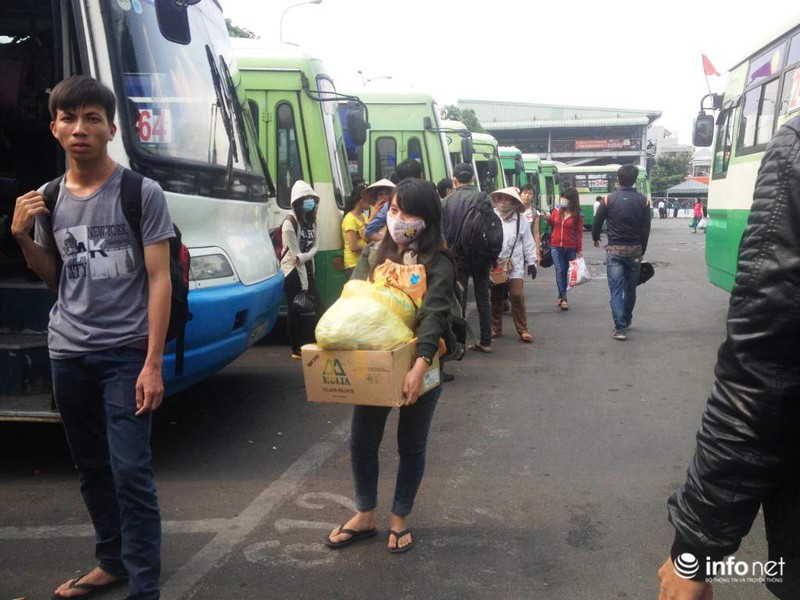 “Rồng rắn” trở lại Sài Gòn sau kỳ nghỉ dài - ảnh 3