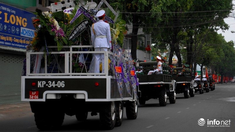 Lễ tiễn biệt hai phi công Su-22 hy sinh tại Bình Thuận - ảnh 21