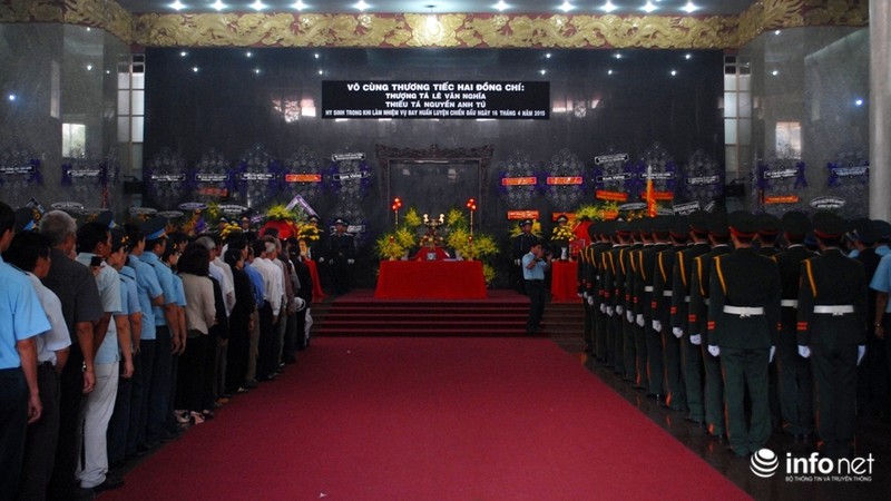 Lễ tiễn biệt hai phi công Su-22 hy sinh tại Bình Thuận - ảnh 11