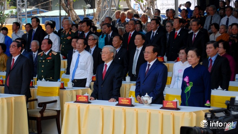 Khánh thành tượng đài Chủ tịch Hồ Chí Minh tại đường Nguyễn Huệ - ảnh 4