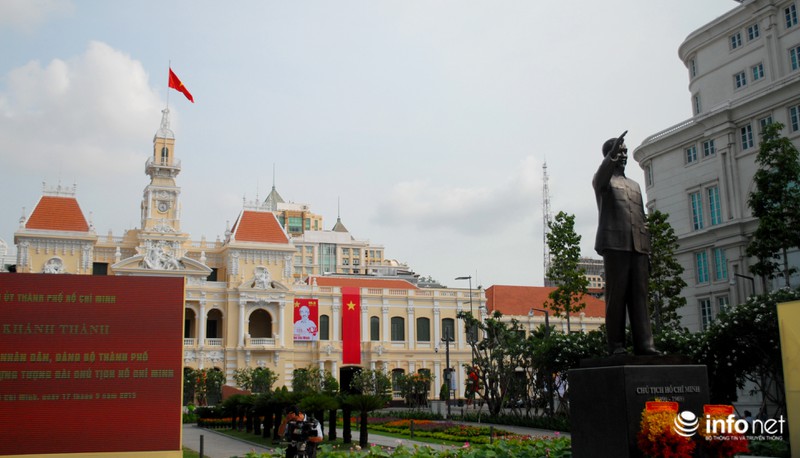 Khánh thành tượng đài Chủ tịch Hồ Chí Minh tại đường Nguyễn Huệ - ảnh 7