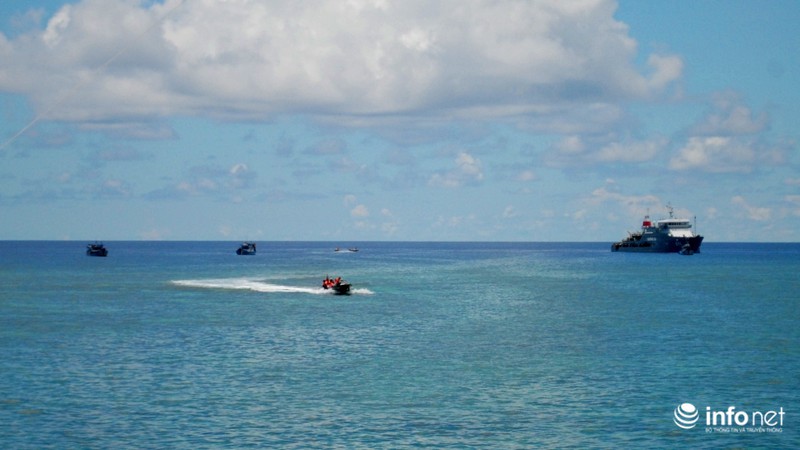 Xúc động giây phút gặp ngư dân giữa Biển Đông - ảnh 5