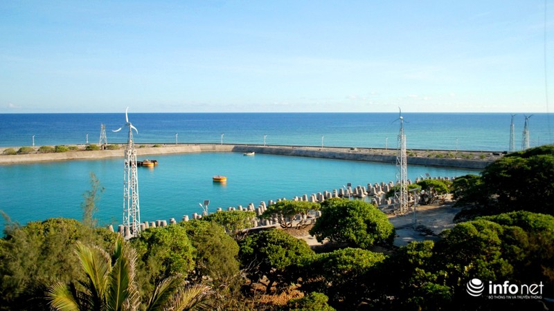 Xúc động giây phút gặp ngư dân giữa Biển Đông - ảnh 12