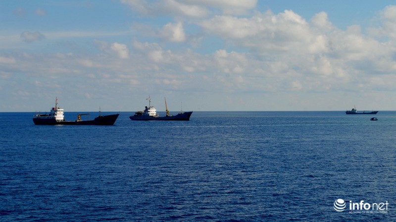 Xúc động giây phút gặp ngư dân giữa Biển Đông - ảnh 15