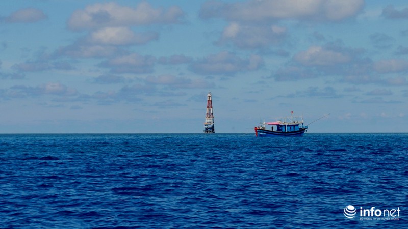 Xúc động giây phút gặp ngư dân giữa Biển Đông - ảnh 6