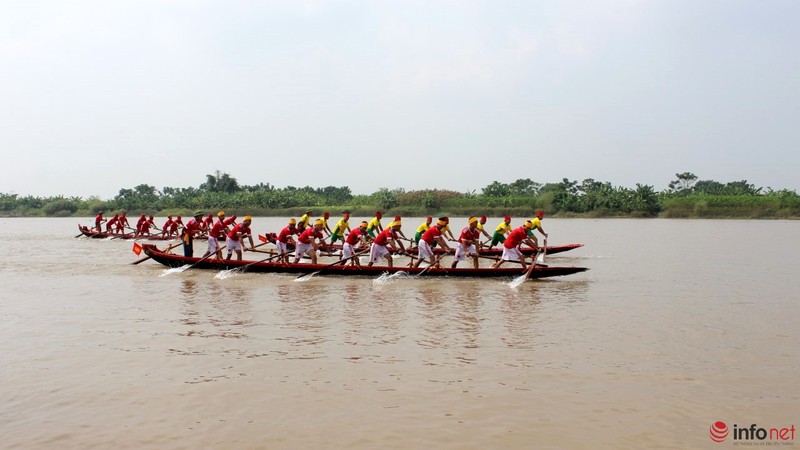 Độc đáo cuộc đua thuyền