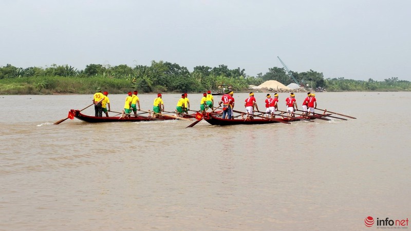 Độc đáo cuộc đua thuyền