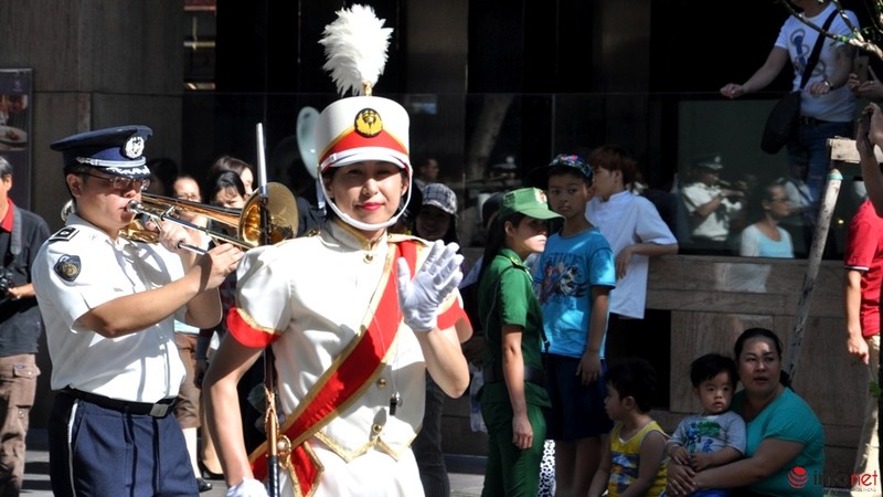 Nữ cảnh sát Nhật Bản xinh đẹp diễu hành tại trung tâm TP.HCM - ảnh 15