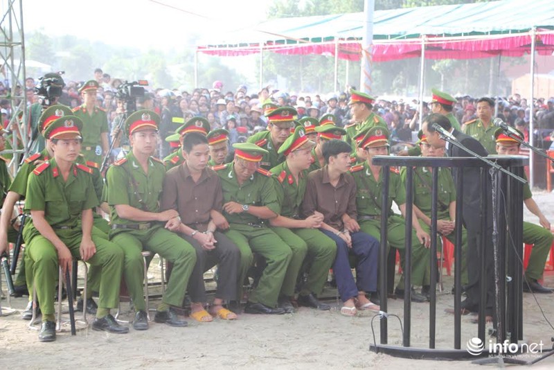 [Trực tiếp] Xử vụ thảm án Bình Phước: Tử hình Dương, Tiến còn Thoại thoát án tử - ảnh 12