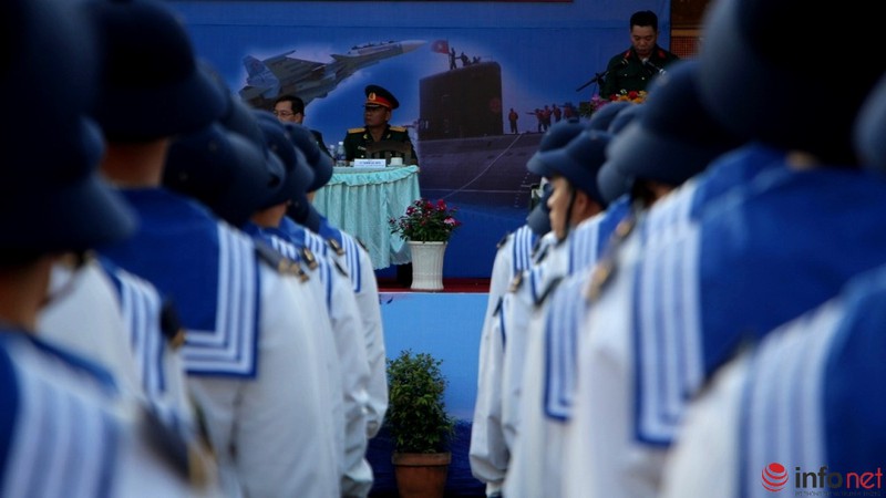 Xúc động giây phút lên đường nhập ngũ của các tân binh TP.HCM - ảnh 1