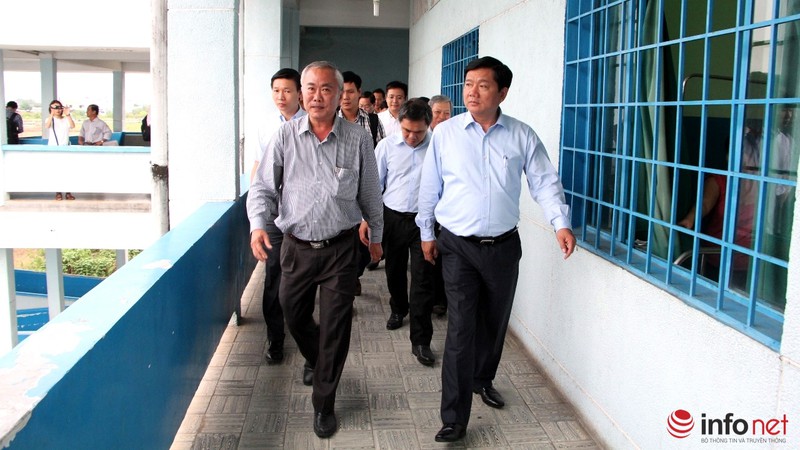 Cả khu phố huyên náo khi ông Đinh La Thăng tới thị sát - ảnh 14
