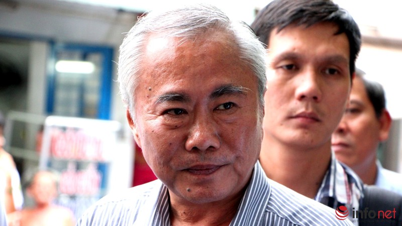 Cả khu phố huyên náo khi ông Đinh La Thăng tới thị sát - ảnh 9