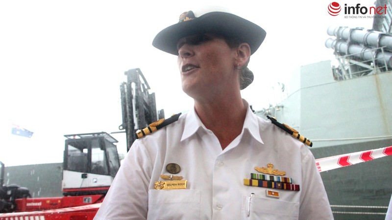 Tàu Hải quân Hoàng gia Australia thăm TP.HCM trong cơn mưa mù mịt - ảnh 13