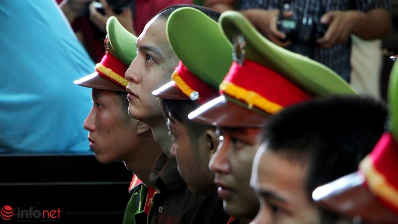 Toàn cảnh phiên xử phúc thẩm vụ thảm sát tại Bình Phước qua ảnh - ảnh 8