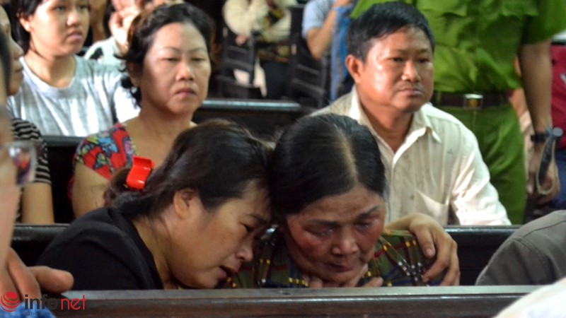 Toàn cảnh phiên xử phúc thẩm vụ thảm sát tại Bình Phước qua ảnh - ảnh 17