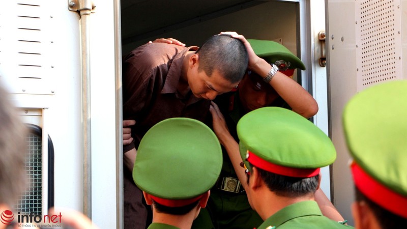 Toàn cảnh phiên xử phúc thẩm vụ thảm sát tại Bình Phước qua ảnh - ảnh 3