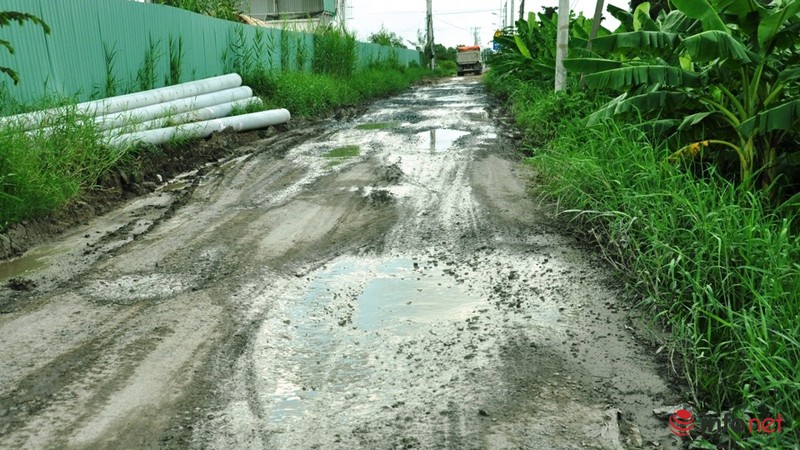 TP.HCM: Bệnh viện sắp khánh thành, đường cho xe cứu thương vẫn lổn nhổn đất đá - ảnh 5