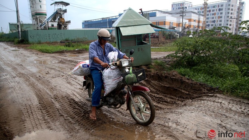 TP.HCM: Bệnh viện sắp khánh thành, đường cho xe cứu thương vẫn lổn nhổn đất đá - ảnh 7